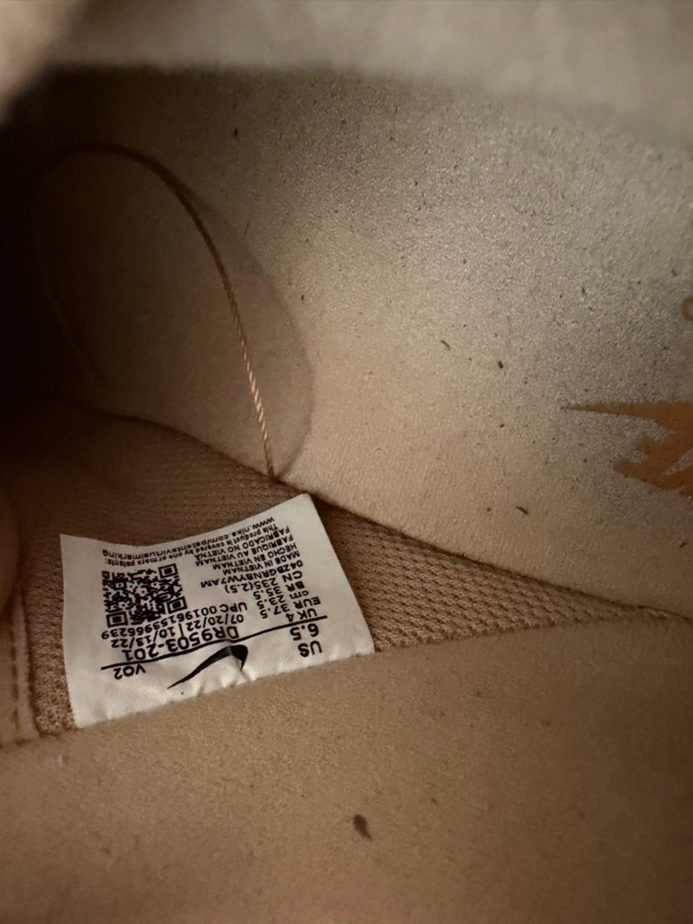 Nike Women's Low-Top Sneakers in vachetta Tan Airforce 1 - Picture 4 of 4